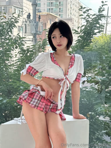 【2023-09-07】下班后在门口摇尾巴.m4v